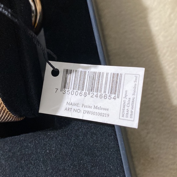 Daniel Wellington Watch - Picture 3 of 5